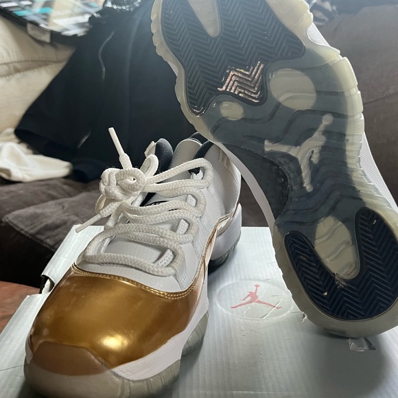 Air Jordan Retro ELEVEN LOW “Gold Ceremony” 2016 - Picture 3 of 5